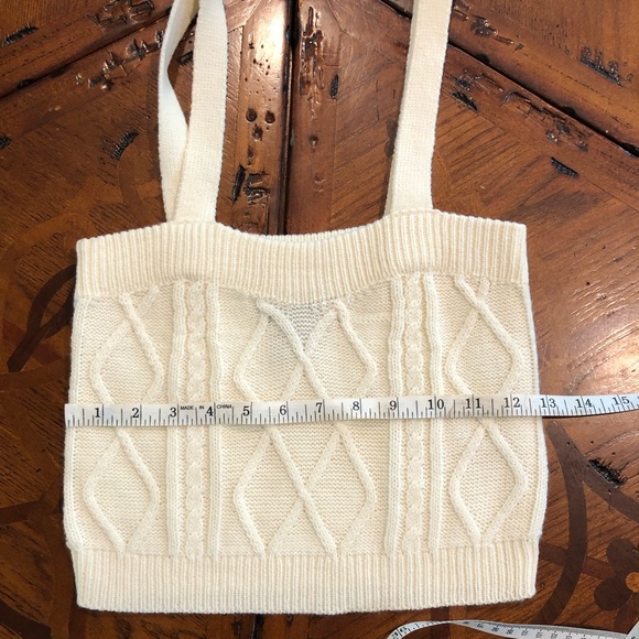 🌈3/$15🌈 Crop Top Sweater - Picture 3 of 6